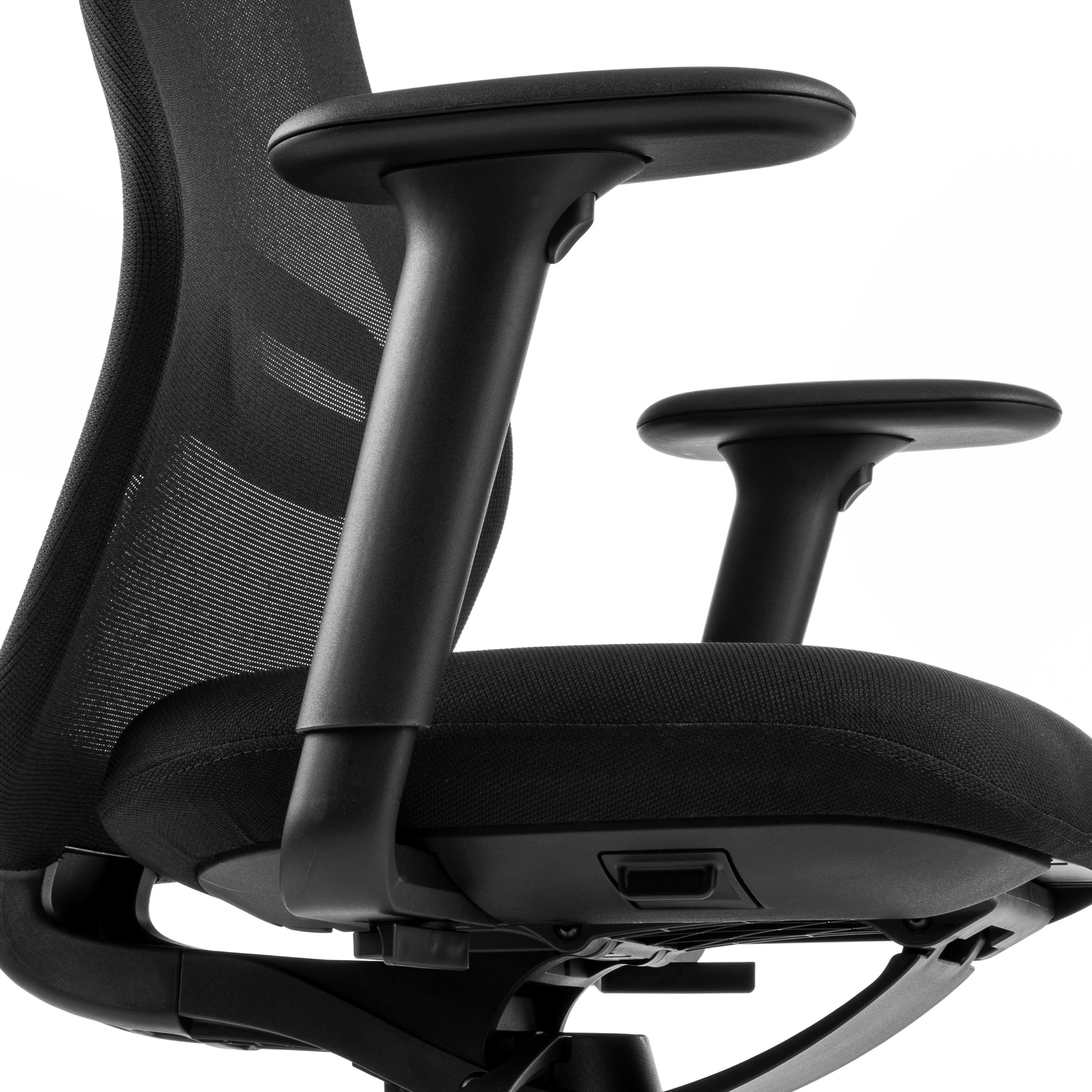 Masterchair_Basic_schwarz_B11